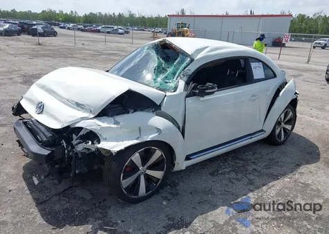 2013 Volkswagen Beetle 2.0T Turbo z USA, uszkodzony, nr VIN 3VWVT7AT7DM677674